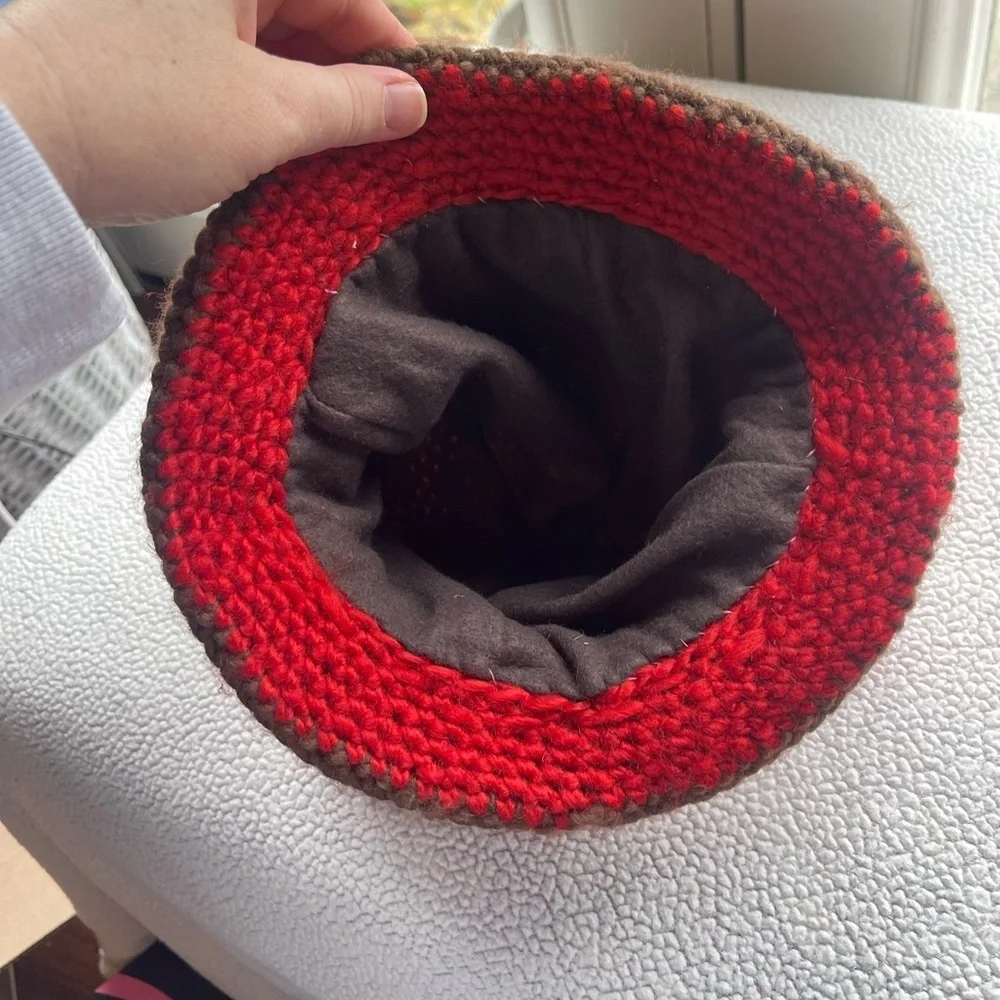 Vintage style knit red hat - Picture 2 of 4